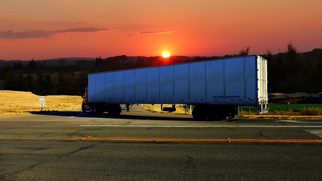 Truck_trailer_Sunset_pixabay